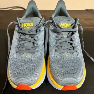 Hoka Clifton 8. // Men size 9D